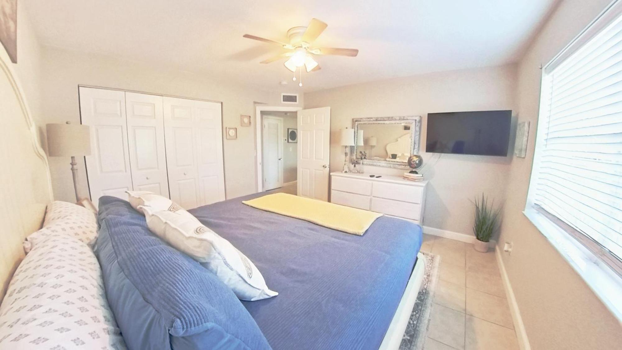 Naples Park Oasis - Cozy Two Bedroom Apartment Exterior photo